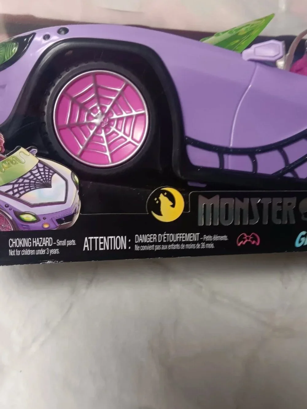 Monster High 2022 Ghoul Mobile Accessories Included - NIB (box has mild wear)